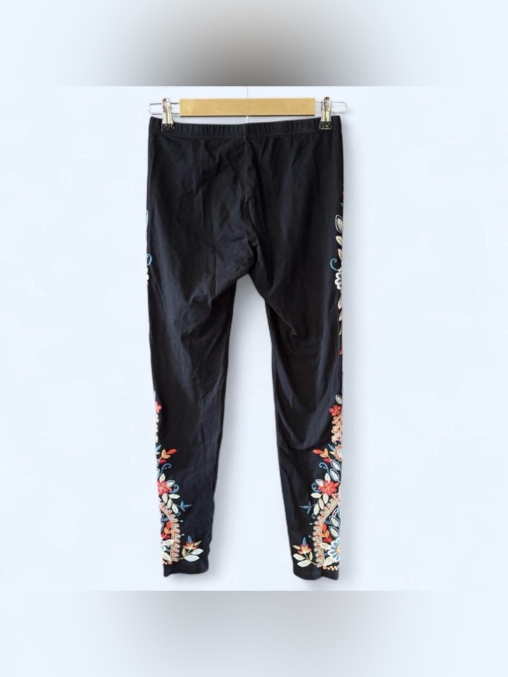 Johnny Was LA Embroidered Legging Pants Sz XS Black Floral Boho - Picture 3 of 5